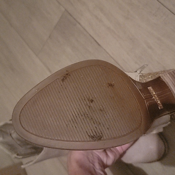 Gianni Bini gorgeous tan and gold sparkle boots! Size 8.5. - Picture 13 of 16